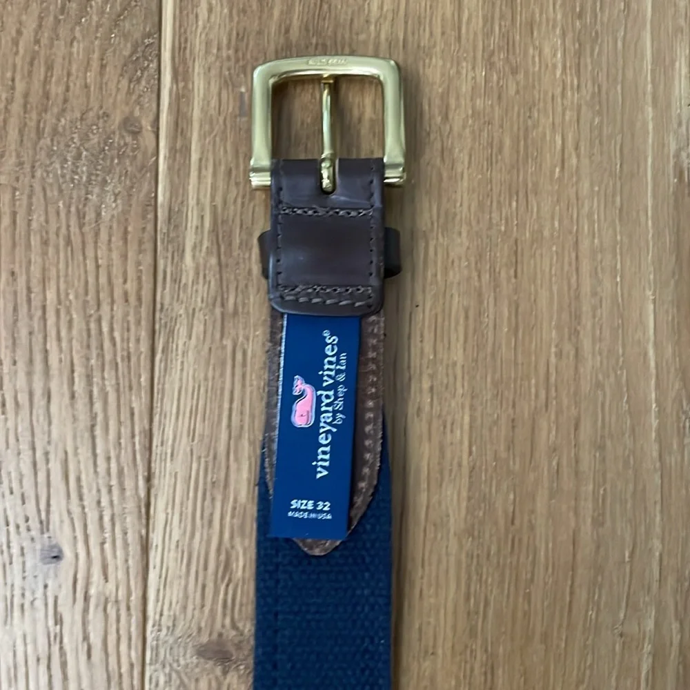 Vineyard Vines 32 Navy and Brown Belt with Gold Buckle- Whale pastel Print - Picture 4 of 6
